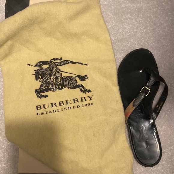 Burberry flip flops size 38 - Picture 5 of 7